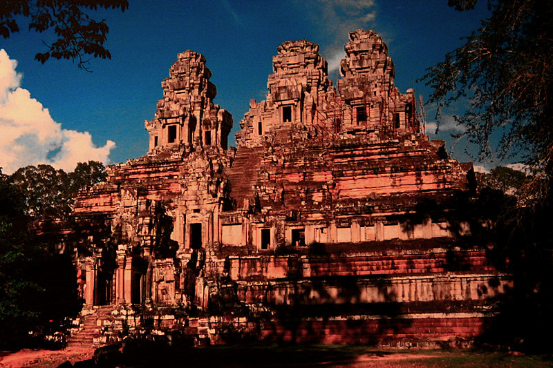 Canon EF 70-200mm F2.8L IS USM sample photo. Angkor wat photography