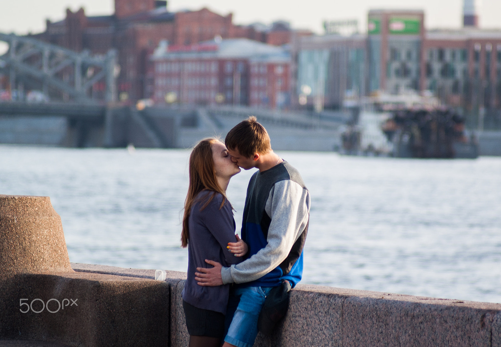 Sony Alpha DSLR-A300 + Minolta AF 100-200mm F4.5 sample photo. First kiss photography