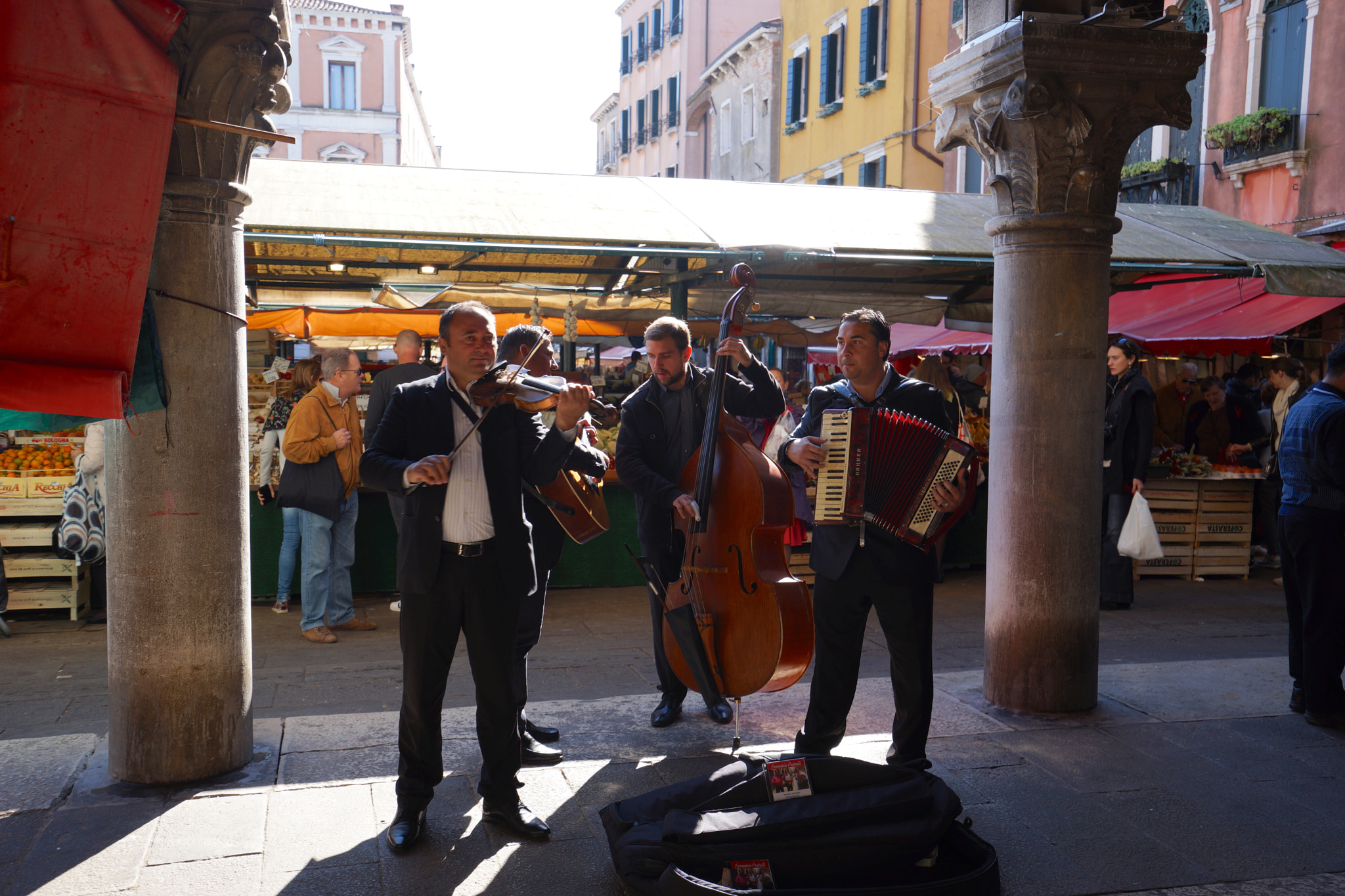 Sony a7 II + Sony Vario-Tessar T* FE 16-35mm F4 ZA OSS sample photo. Concert photography