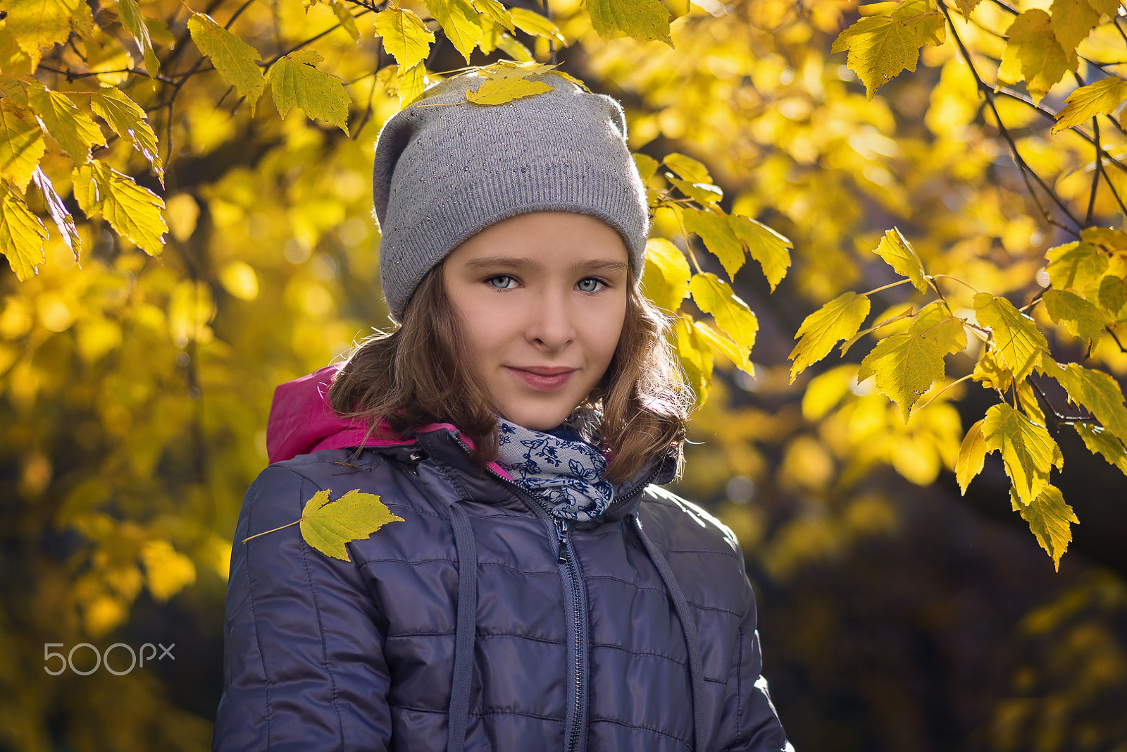 Sony SLT-A65 (SLT-A65V) + Sony 85mm F2.8 SAM sample photo. Girl and autumn photography