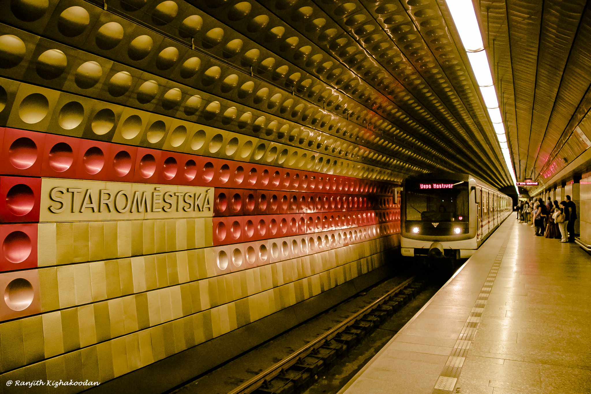 Canon EF-S 18-135mm F3.5-5.6 IS sample photo. Staroměstská metro,prague photography