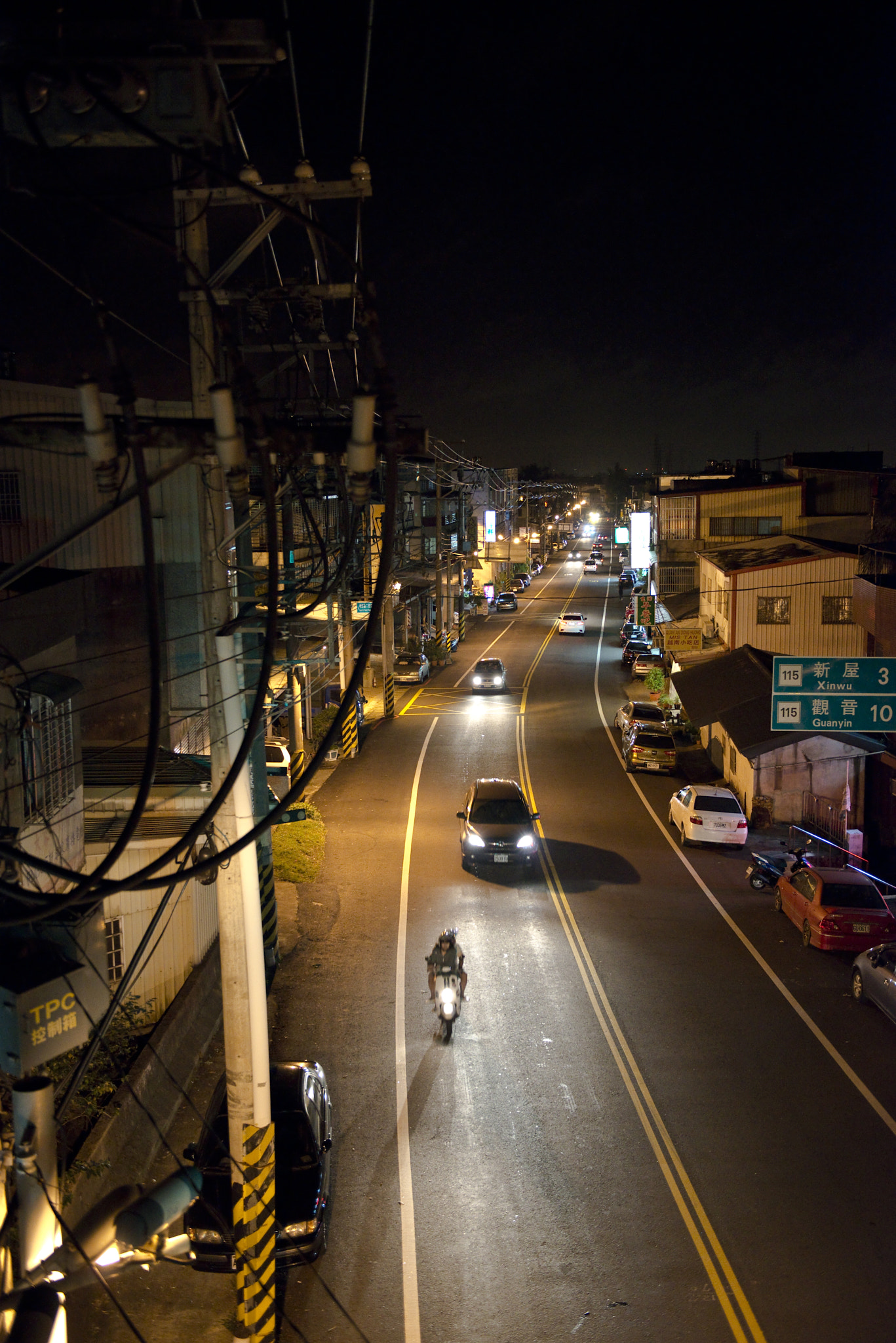 Nikon D800 + Nikon AF Nikkor 20mm F2.8D sample photo. Night road photography