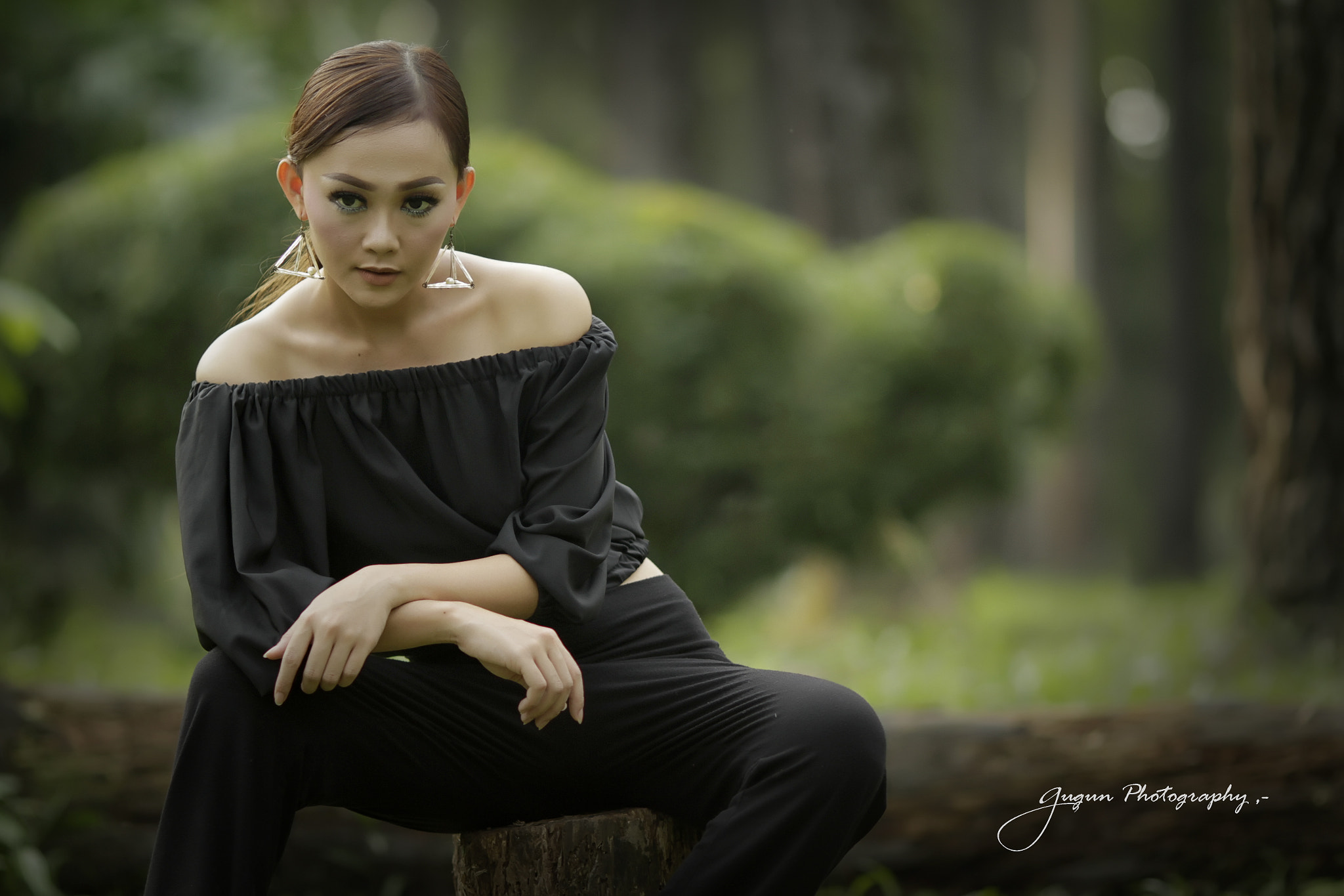 Canon EOS 7D + Canon EF 135mm F2L USM sample photo. Black photography