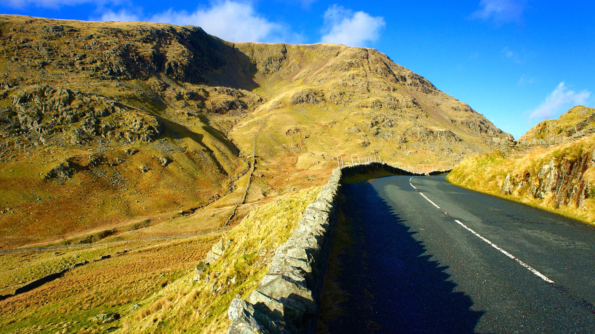 Sony Alpha NEX-5 + Tamron 18-200mm F3.5-6.3 Di III VC sample photo. Driving through the lake district... photography