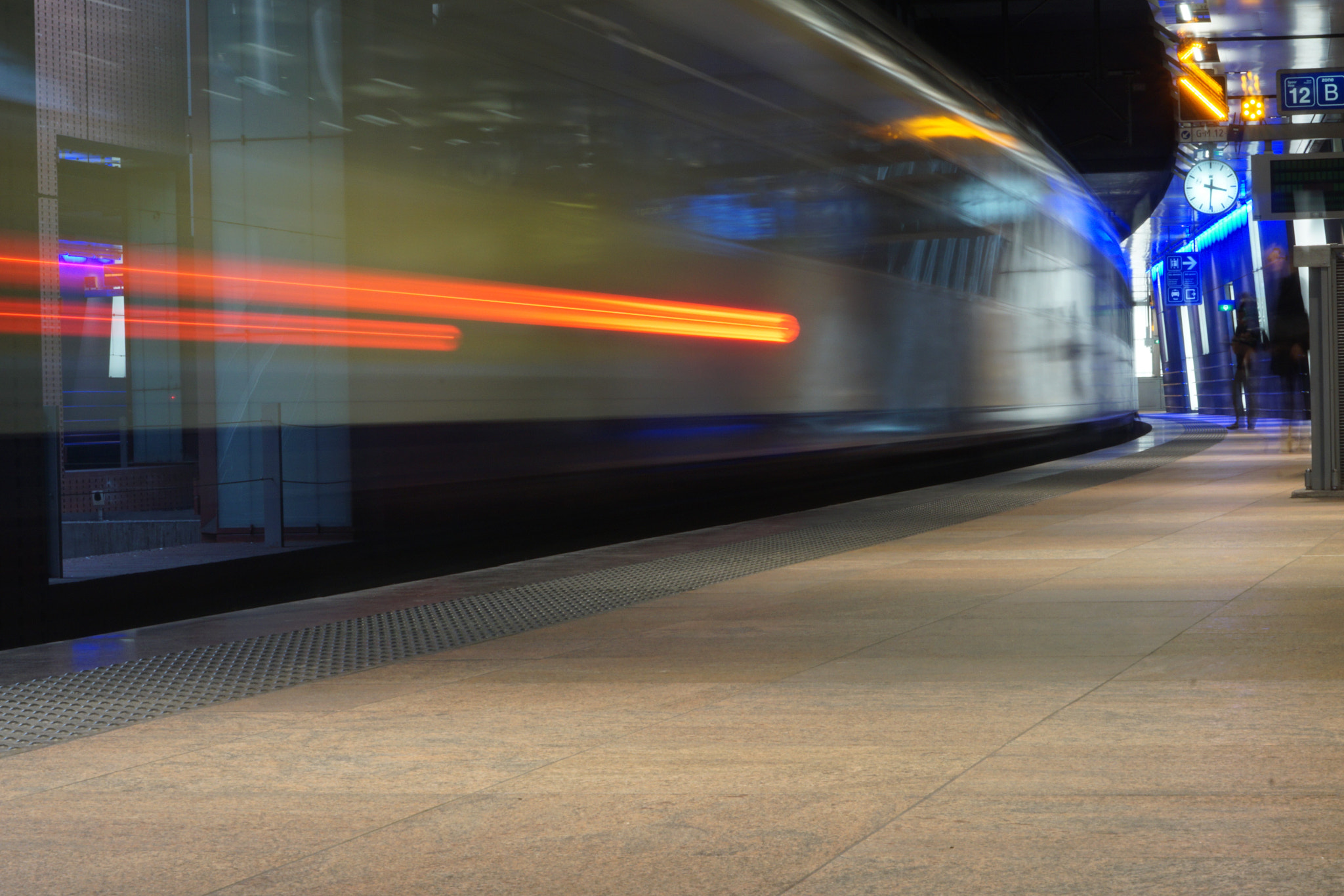 Sony DT 55-200mm F4-5.6 SAM sample photo. Moving train photography
