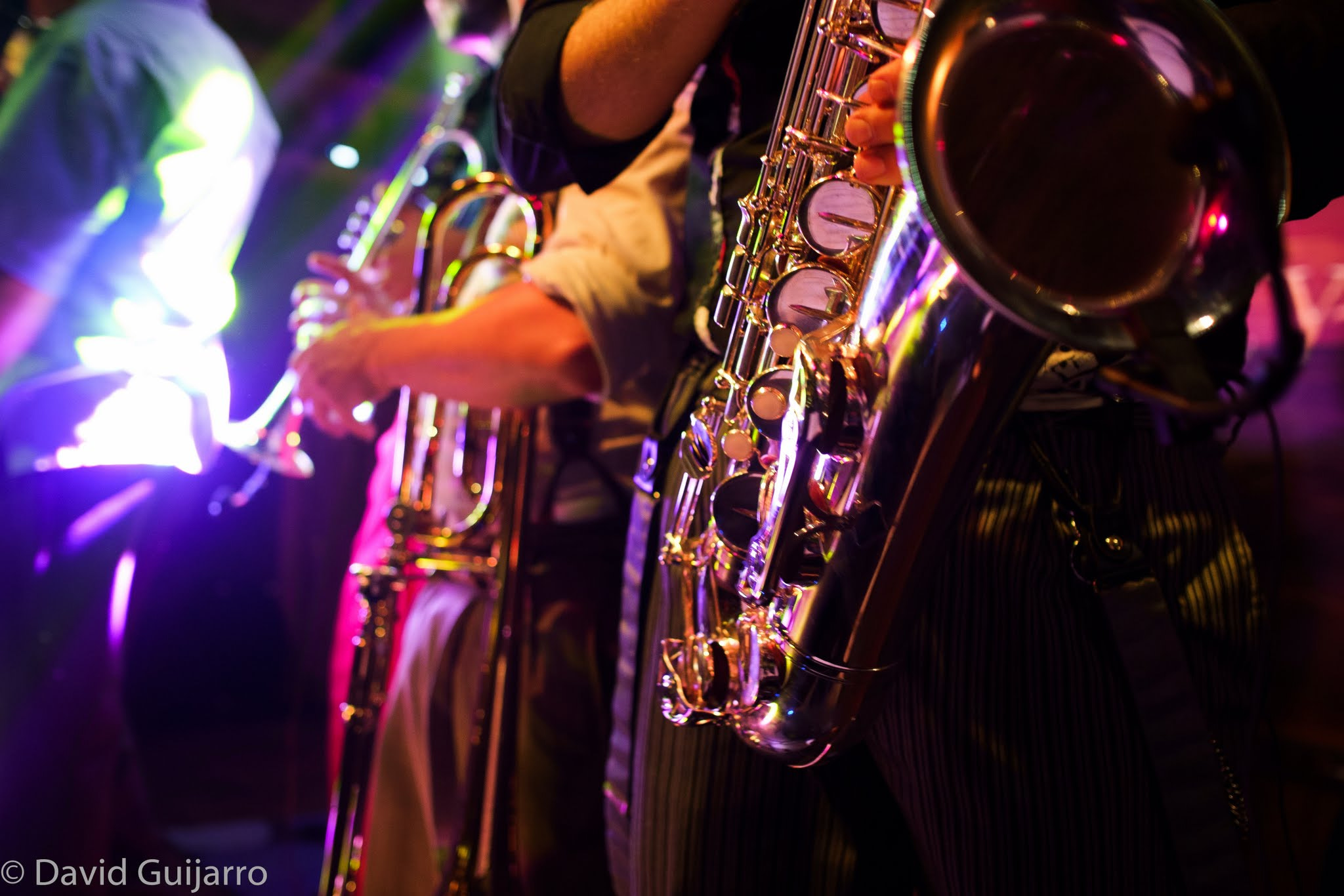 Fujifilm X-Pro1 + Fujifilm XF 23mm F1.4 R sample photo. Concierto trouper swing band photography