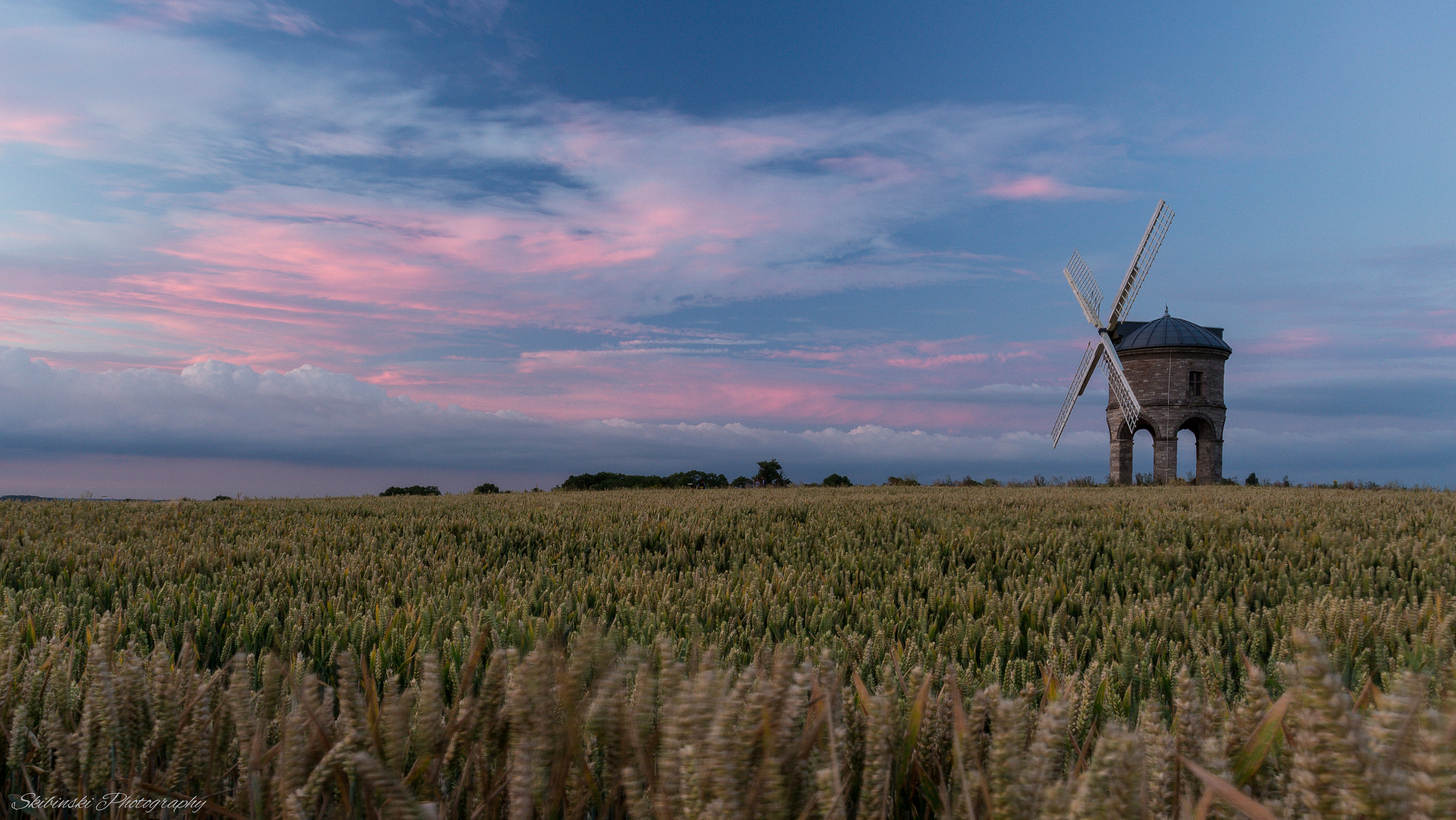 Canon EOS 100D (EOS Rebel SL1 / EOS Kiss X7) + Canon EF 17-40mm F4L USM sample photo. Blue hour barley photography