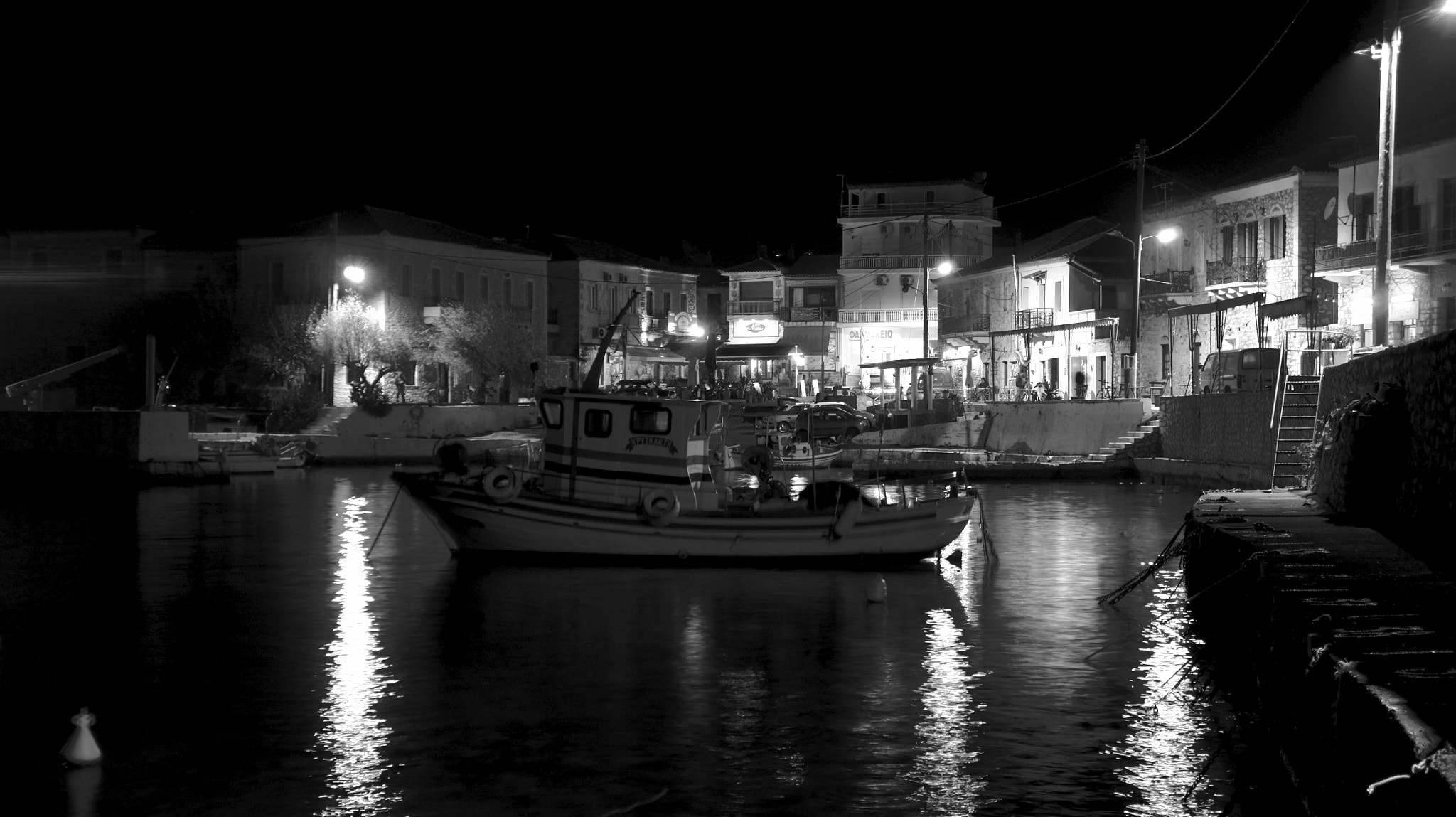 Sony Alpha NEX-5 + Tamron 18-200mm F3.5-6.3 Di III VC sample photo. Agios nikolaus by night... photography