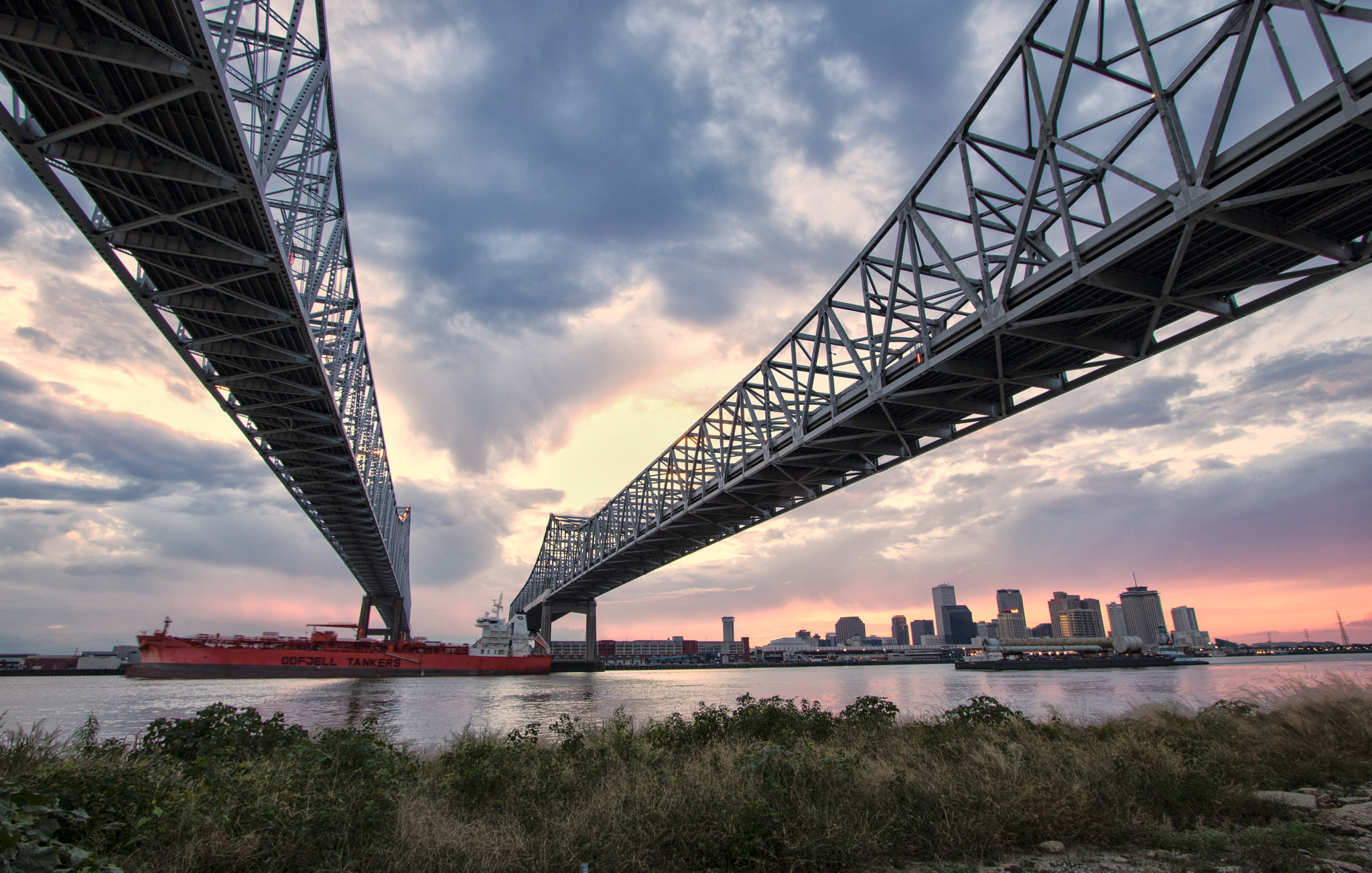 Canon EOS 750D (EOS Rebel T6i / EOS Kiss X8i) sample photo. Going up river photography