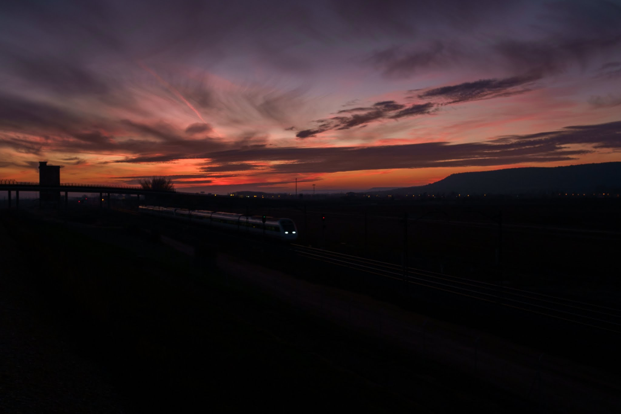 Fujifilm X-Pro1 + Fujifilm XF 23mm F1.4 R sample photo. Cielos y vía palencia photography