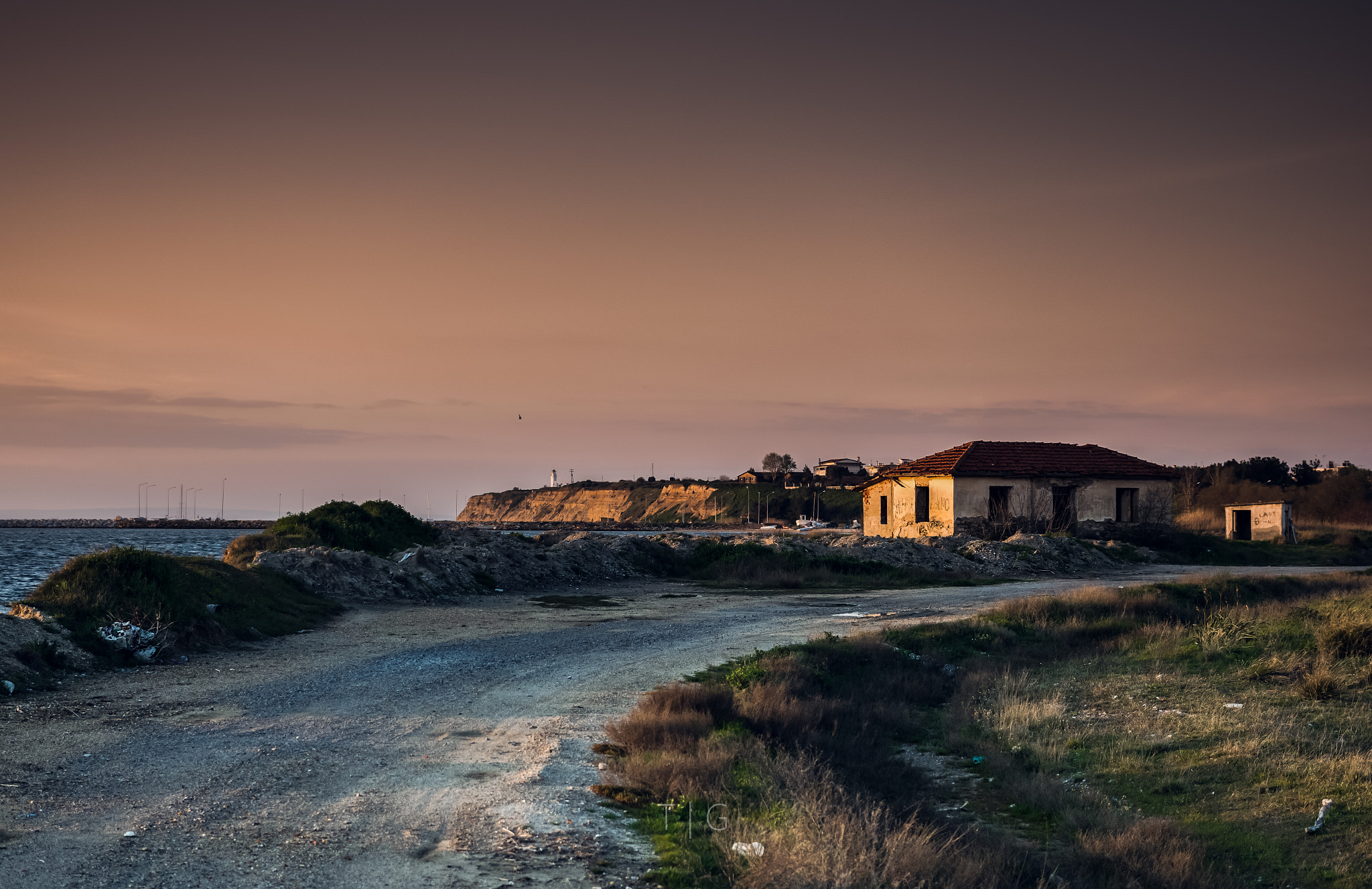 Nikon D3300 + Sigma 18-35mm F1.8 DC HSM Art sample photo. Home photography
