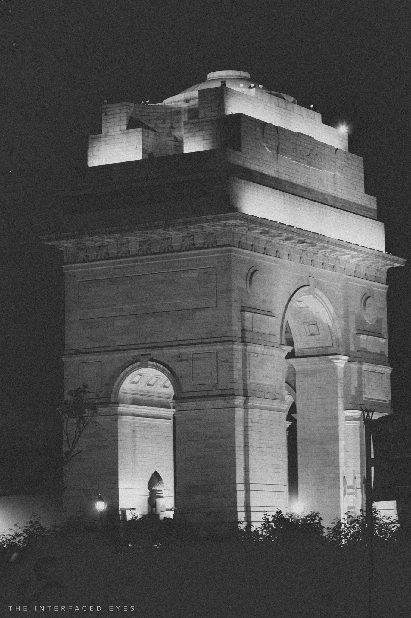 Canon EOS 700D (EOS Rebel T5i / EOS Kiss X7i) + Canon EF 70-200mm F2.8L IS II USM sample photo. The india gate at night photography