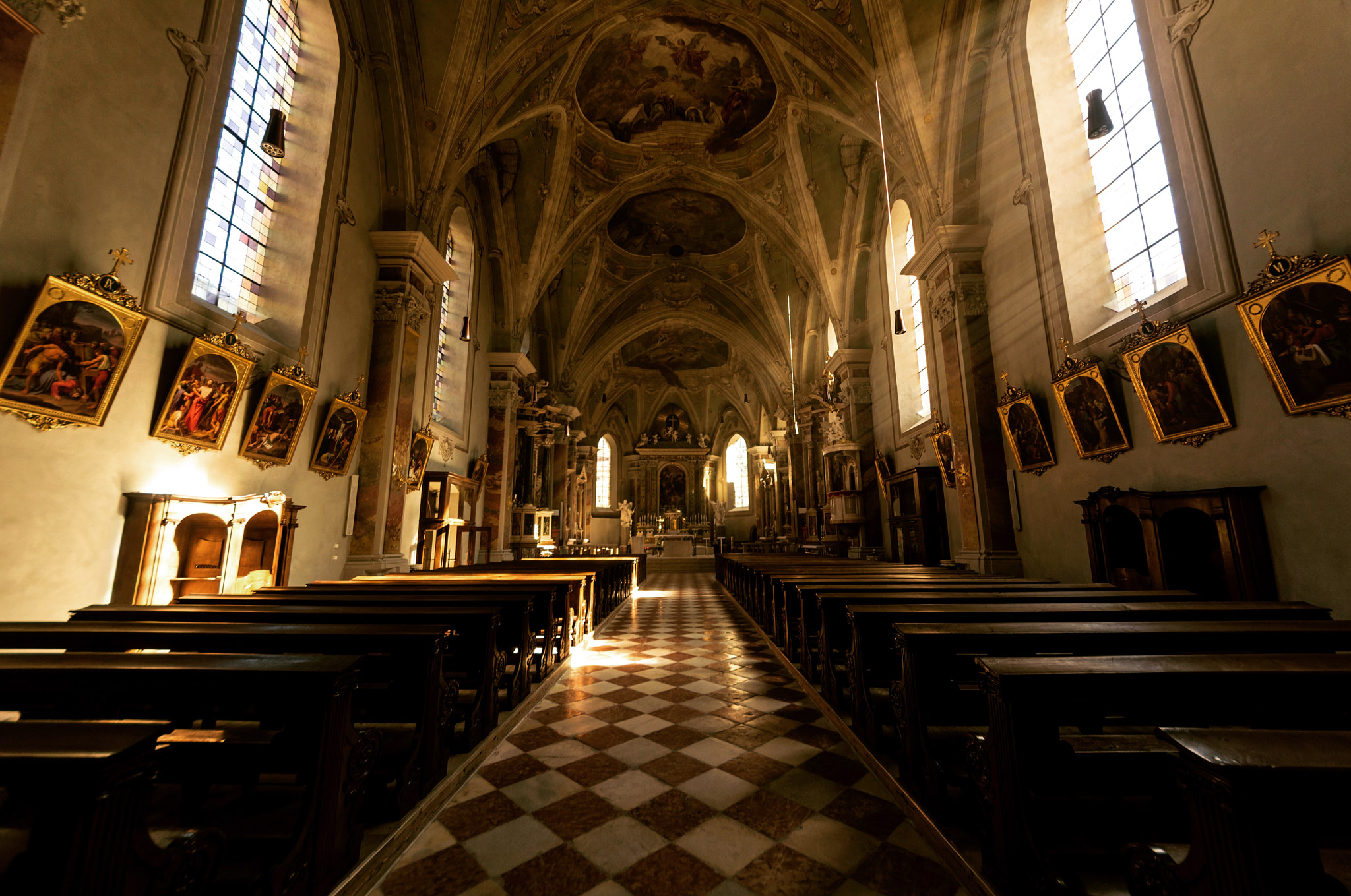 Sigma 8-16mm F4.5-5.6 DC HSM sample photo. Scorci di chiesa a bressanone photography