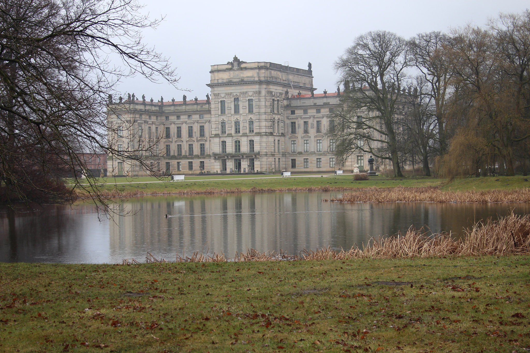Canon EF-S 18-55mm F3.5-5.6 II sample photo. Castle of ludwigslust photography
