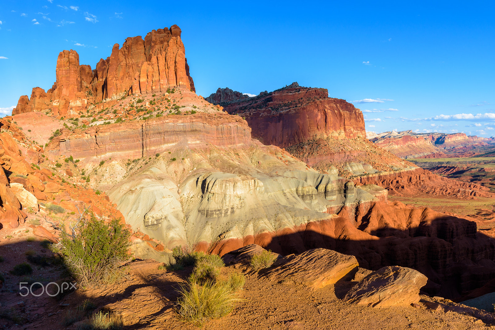 Nikon D5500 + Nikon AF-S DX Nikkor 16-80mm F2.8-4E ED VR sample photo. Lonely evening in the capitol reef national park photography