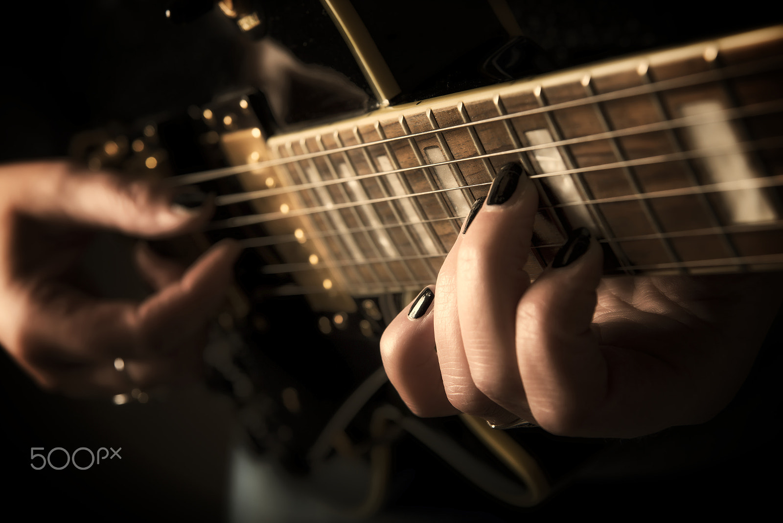 Nikon AF Nikkor 24-85mm F2.8-4D IF sample photo. Guitarplayer photography