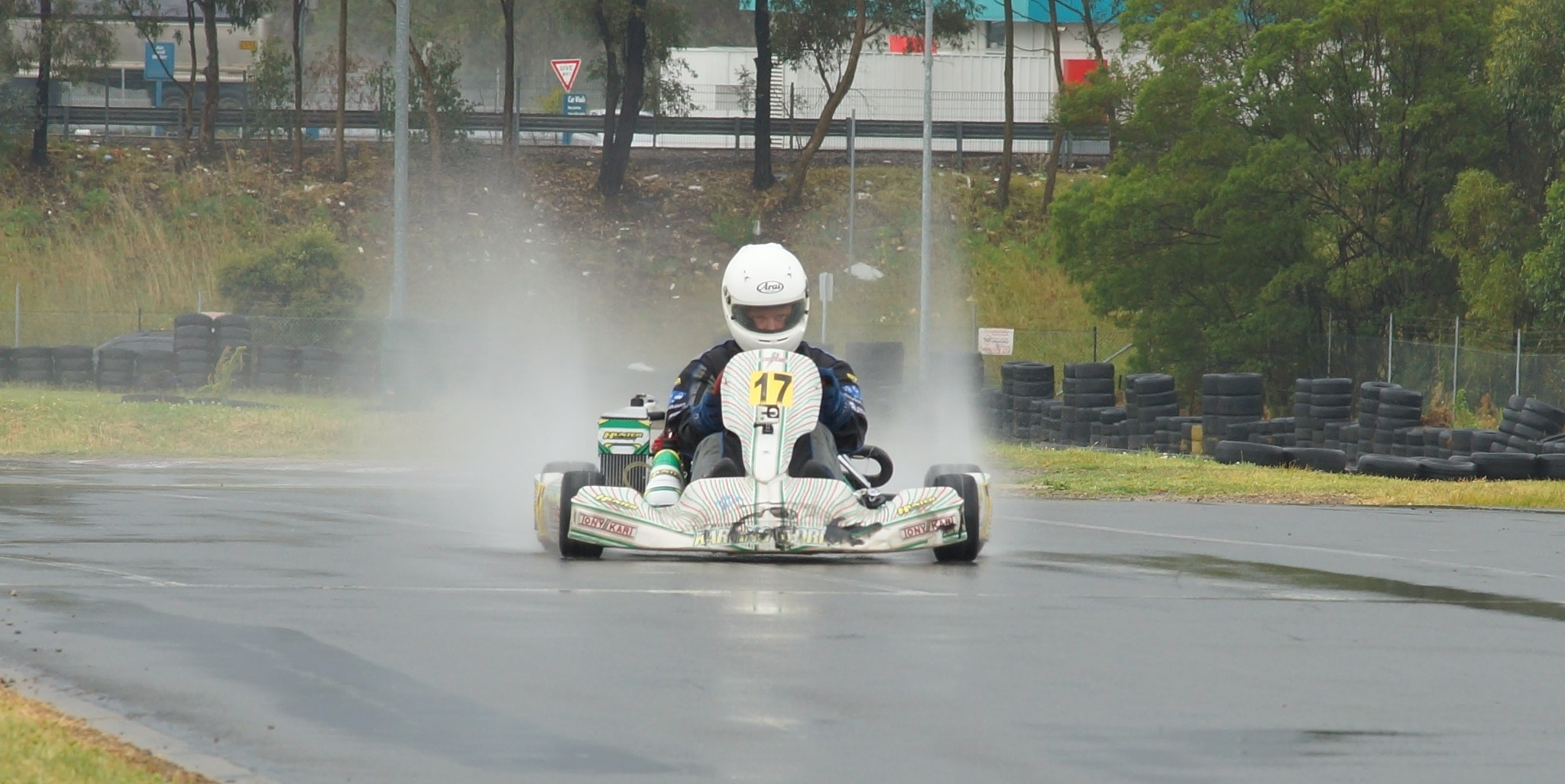 Minolta AF 80-200mm F2.8 HS-APO G sample photo. Spray photography