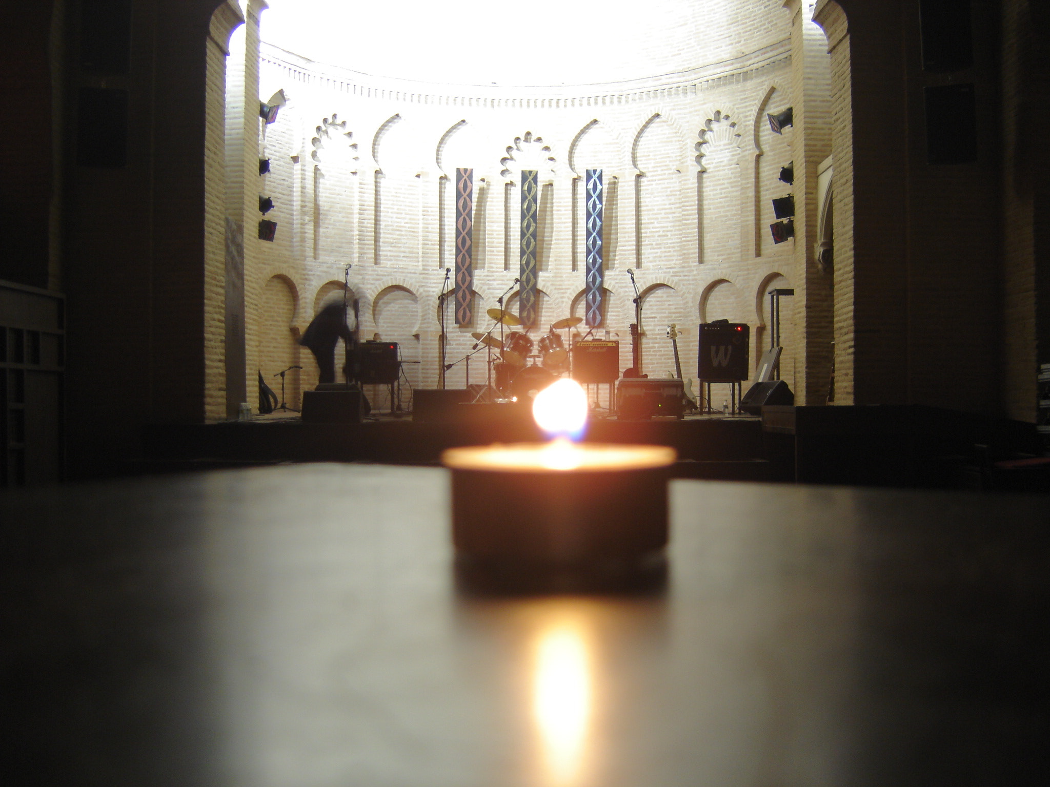 Sony DSC-P93A sample photo. Candle in a church of toledo (spain) photography