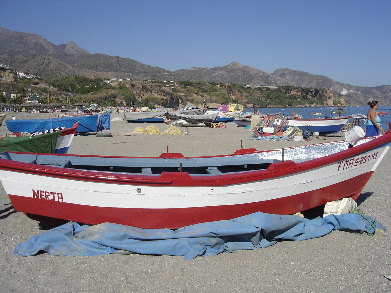 Sony DSC-P93A sample photo. Barca en la playa de nerja (spain) photography