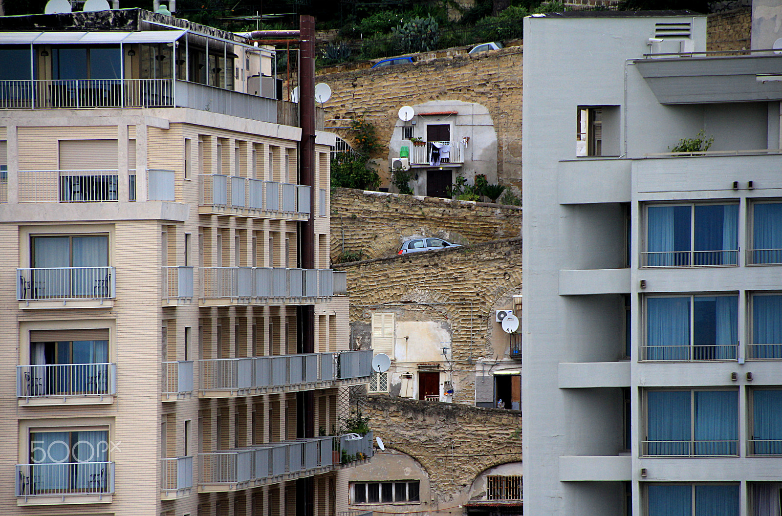Canon EOS 650D (EOS Rebel T4i / EOS Kiss X6i) sample photo. Naples, front and back photography