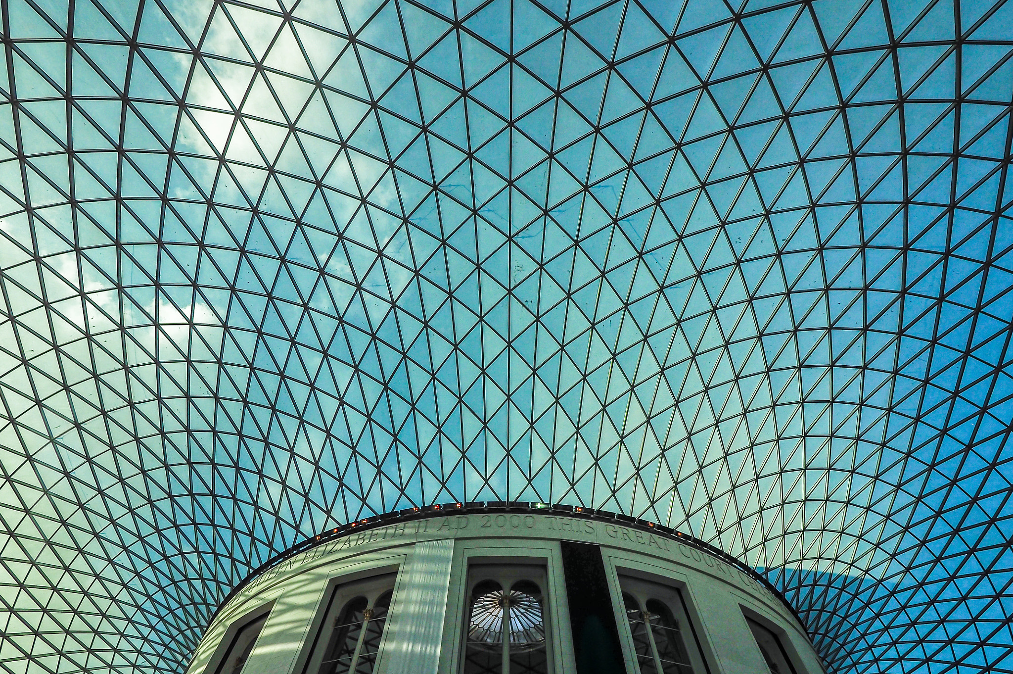 Olympus OM-D E-M10 II + Panasonic Lumix G Vario 7-14mm F4 ASPH sample photo. British museum great court photography