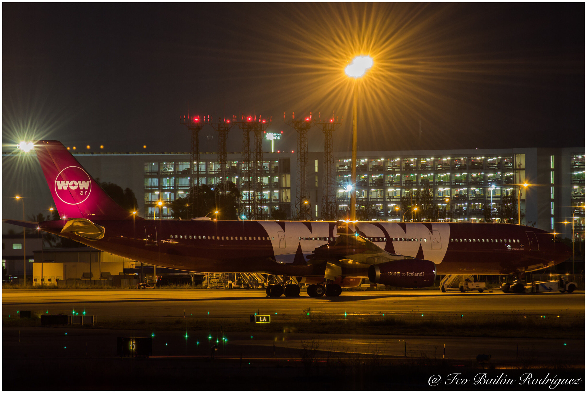 Canon EOS 7D Mark II + Tamron SP 35mm F1.8 Di VC USD sample photo. Wow air // airbus a330-343 // tf-luv photography