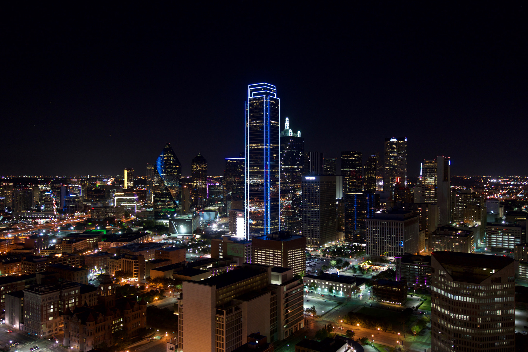 Sony a7 sample photo. Dallas by night photography
