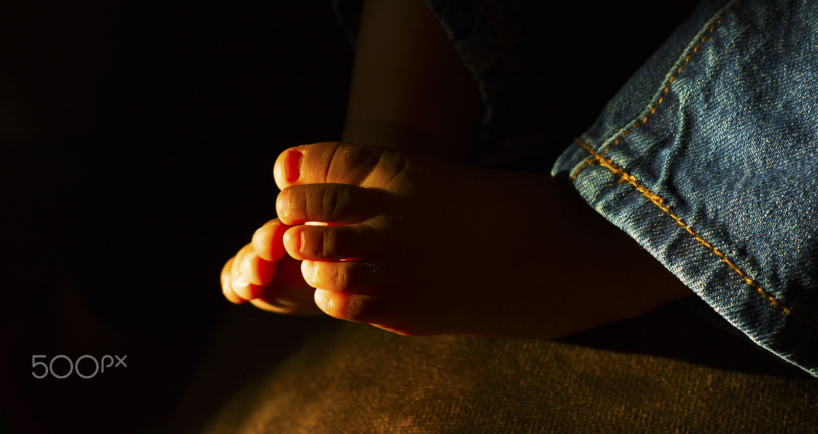 Canon EOS 750D (EOS Rebel T6i / EOS Kiss X8i) sample photo. Royce's toes photography