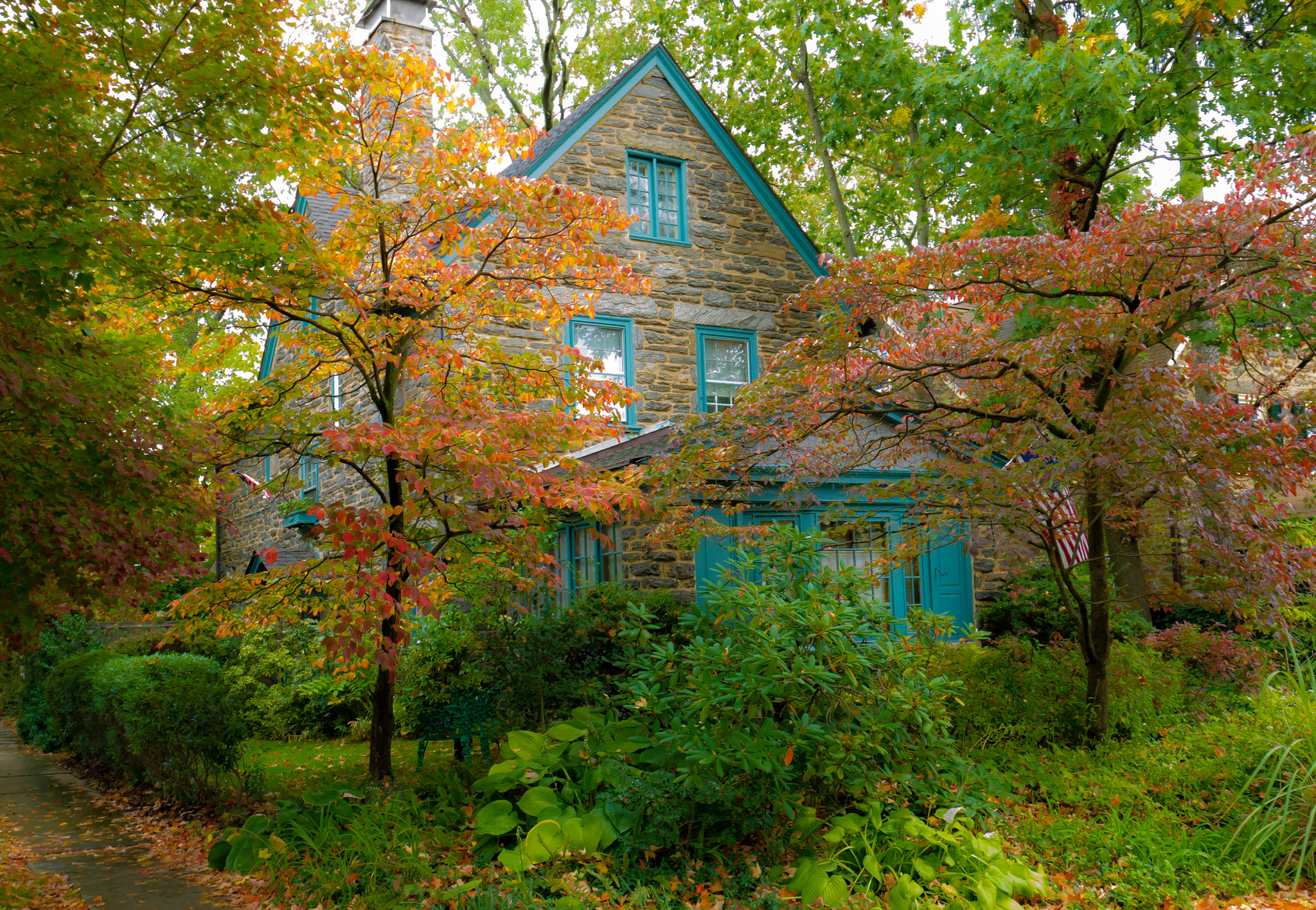 Panasonic Lumix DMC-G2 + LUMIX G VARIO 14-42/F3.5-5.6 II sample photo. Little house in the woods... photography