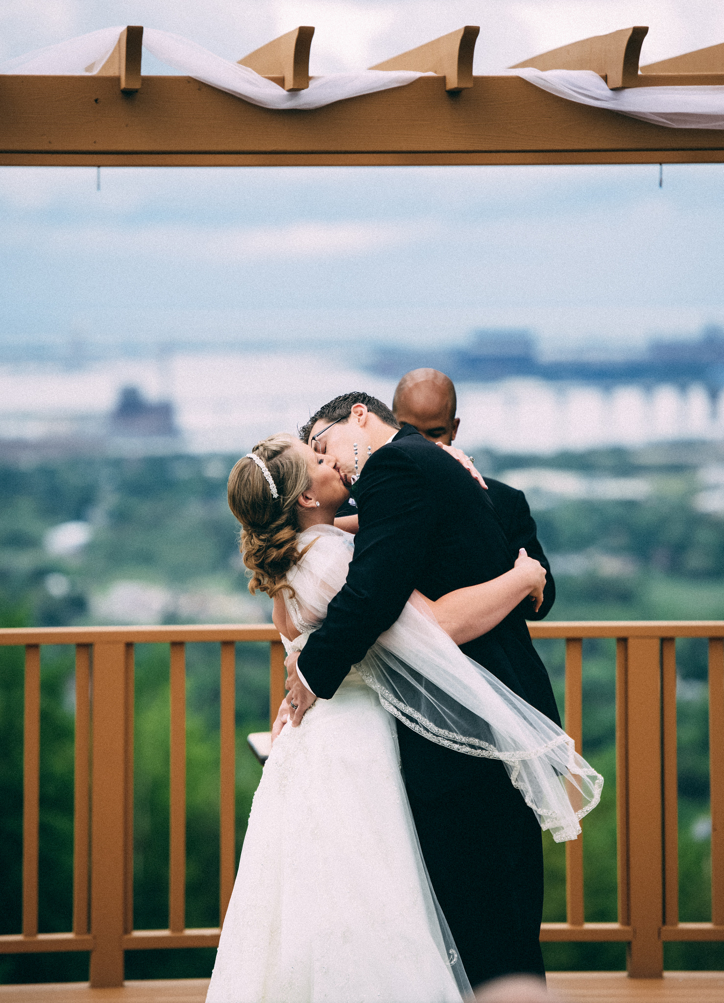Nikon Df sample photo. Wedding kiss photography