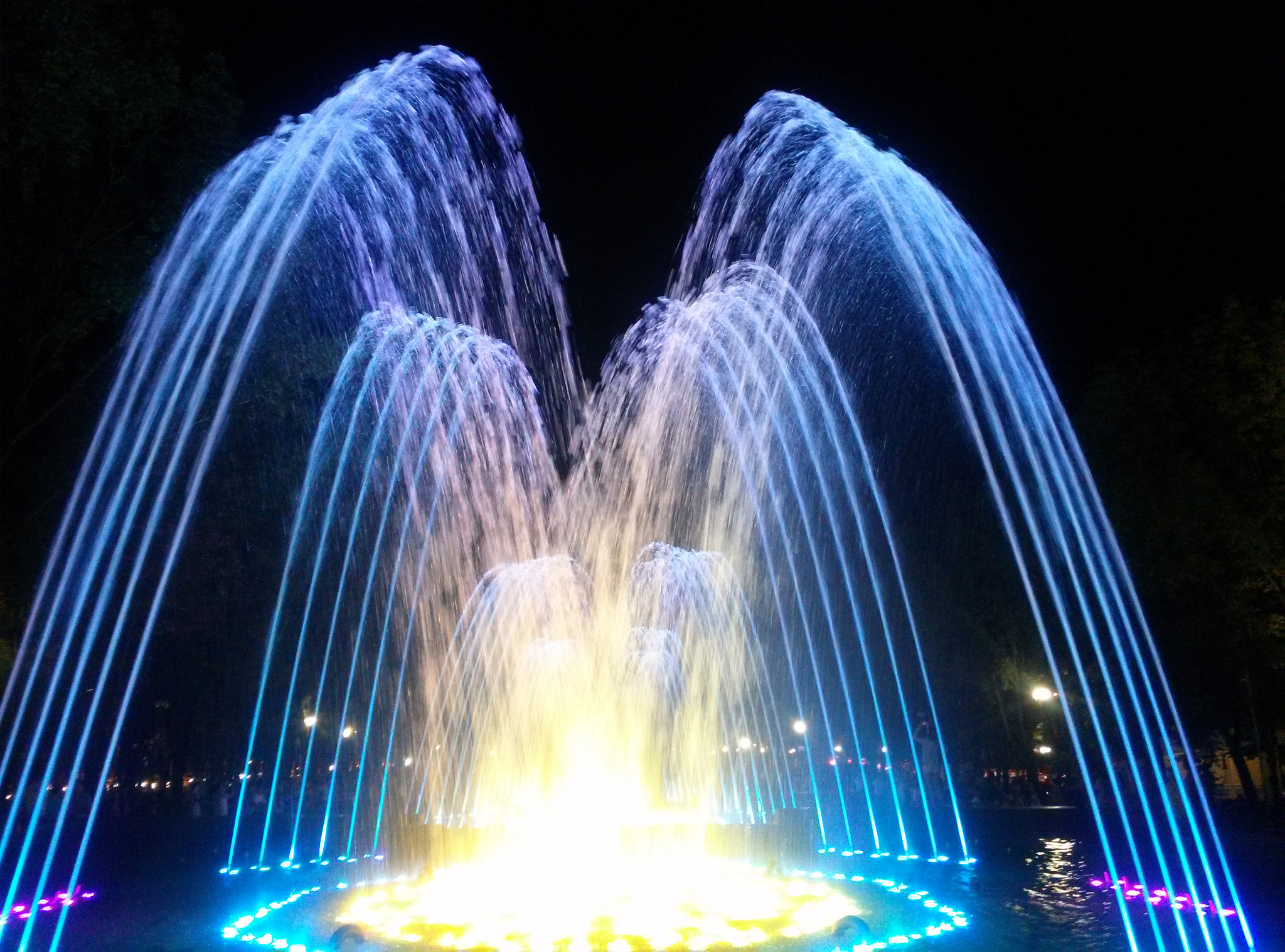 LG Optimus G sample photo. Fountain. krasnodar. photography