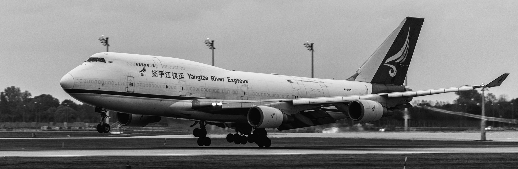 Pentax K-1 sample photo. Yangtze river express b747-400 photography