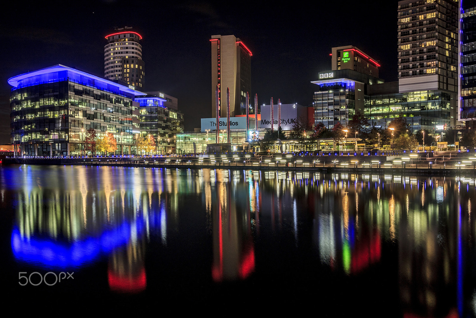 Canon EOS 60D + Sigma 18-50mm f/2.8 Macro sample photo. Reflections photography