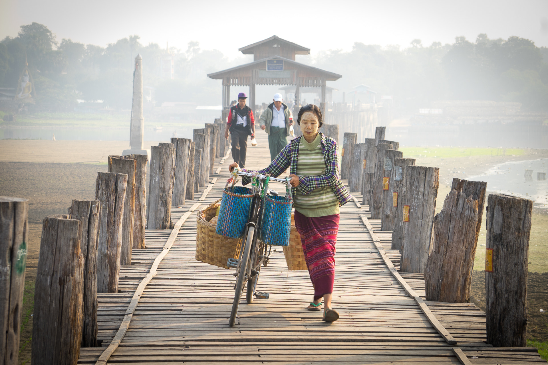Sony E 55-210mm F4.5-6.3 OSS sample photo. U bein bridge photography