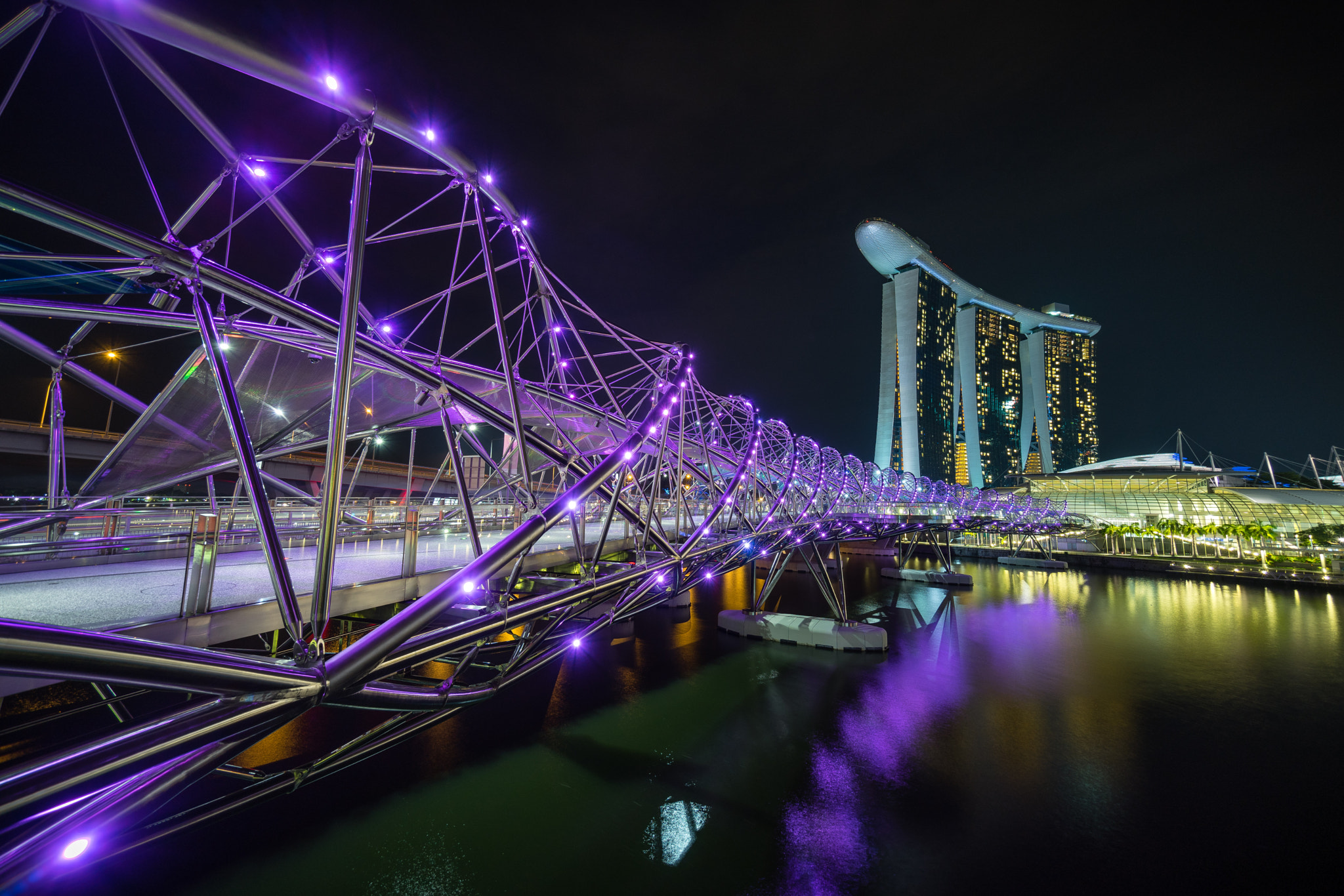 Sony a7 II + Sony E 10-18mm F4 OSS sample photo. Leading into the city photography