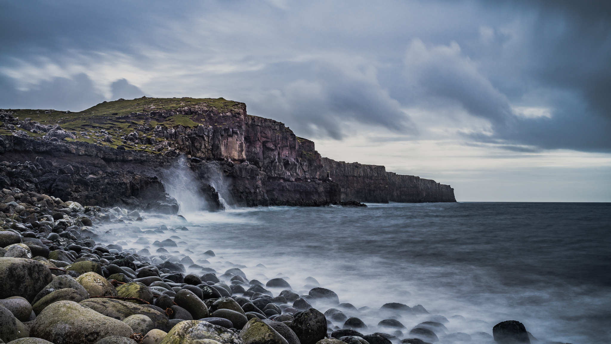 Nikon D800 + Nikon AF-S Nikkor 35mm F1.4G sample photo. Skúvoyarfjørður photography