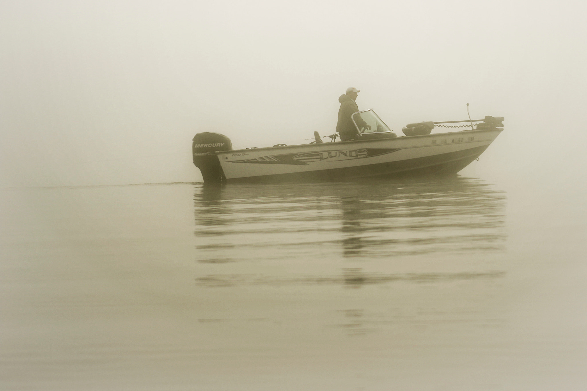 EF75-300mm f/4-5.6 sample photo. Into the fog photography