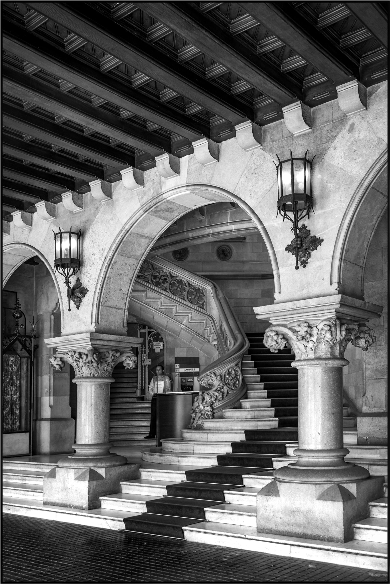 Summicron-M 1:2/35 ASPH. sample photo. Entrance, casa vidua marfa...... photography