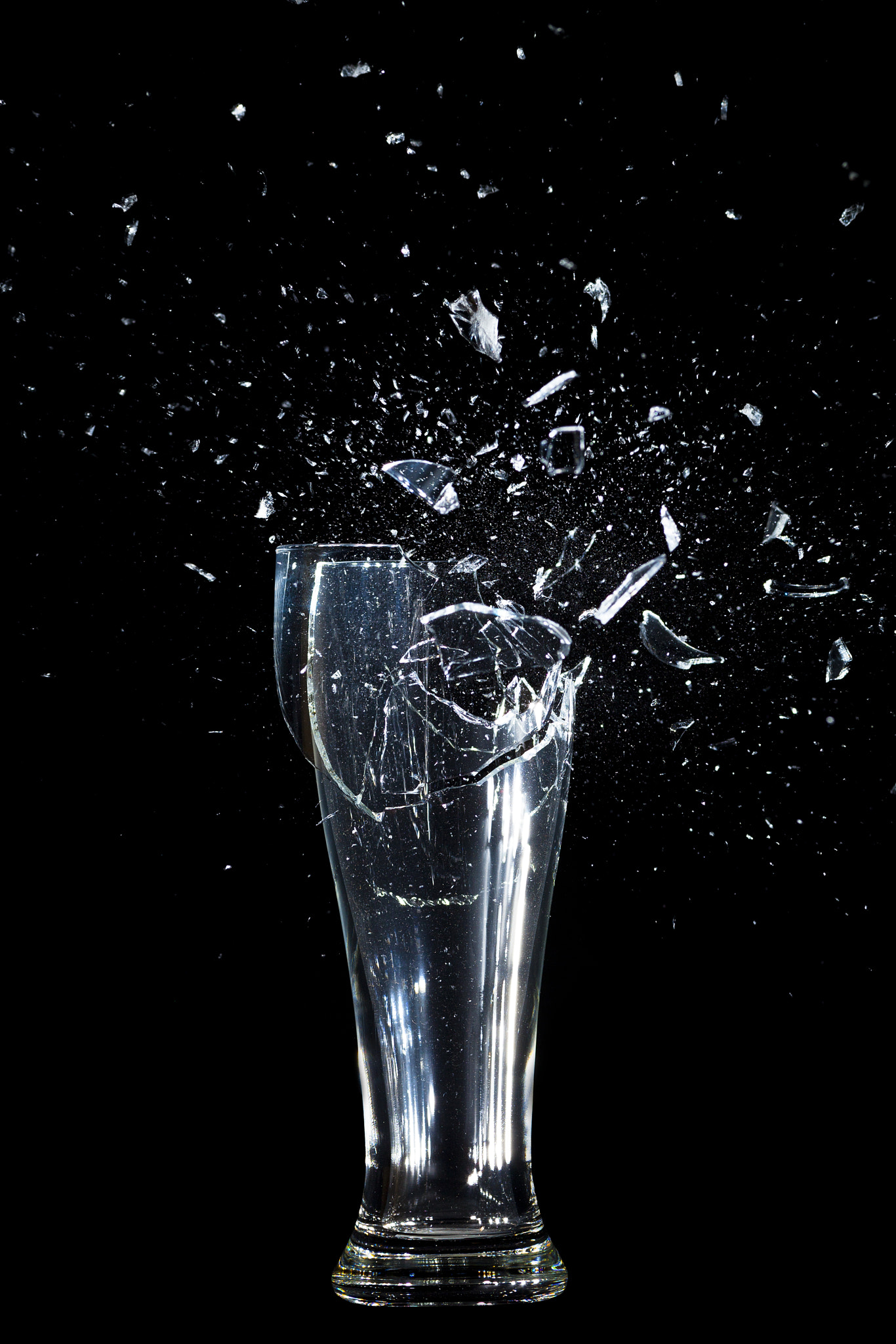 Canon EF 200mm F2.8L II USM sample photo. Shattering glass photography