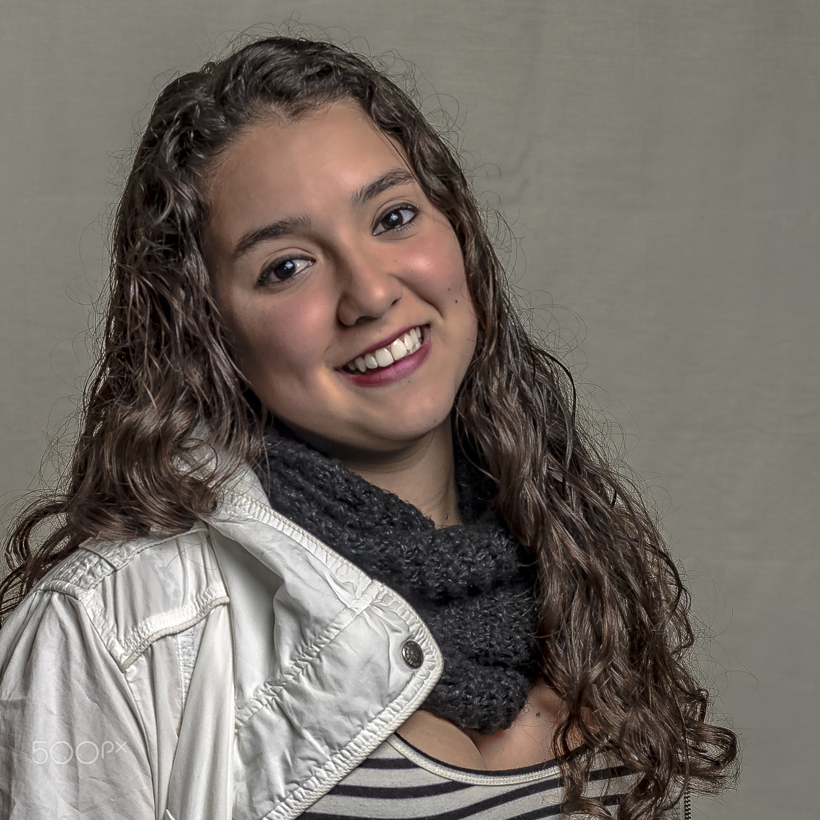 Sony ILCA-77M2 + Sony 50mm F1.4 sample photo. Teen smiling photography