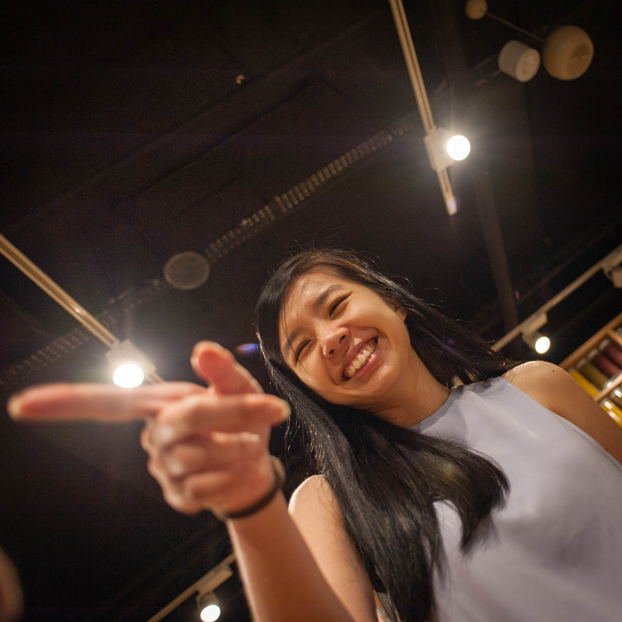 Nikon D700 + Nikon AF Nikkor 24mm F2.8D sample photo. Dat smile photography