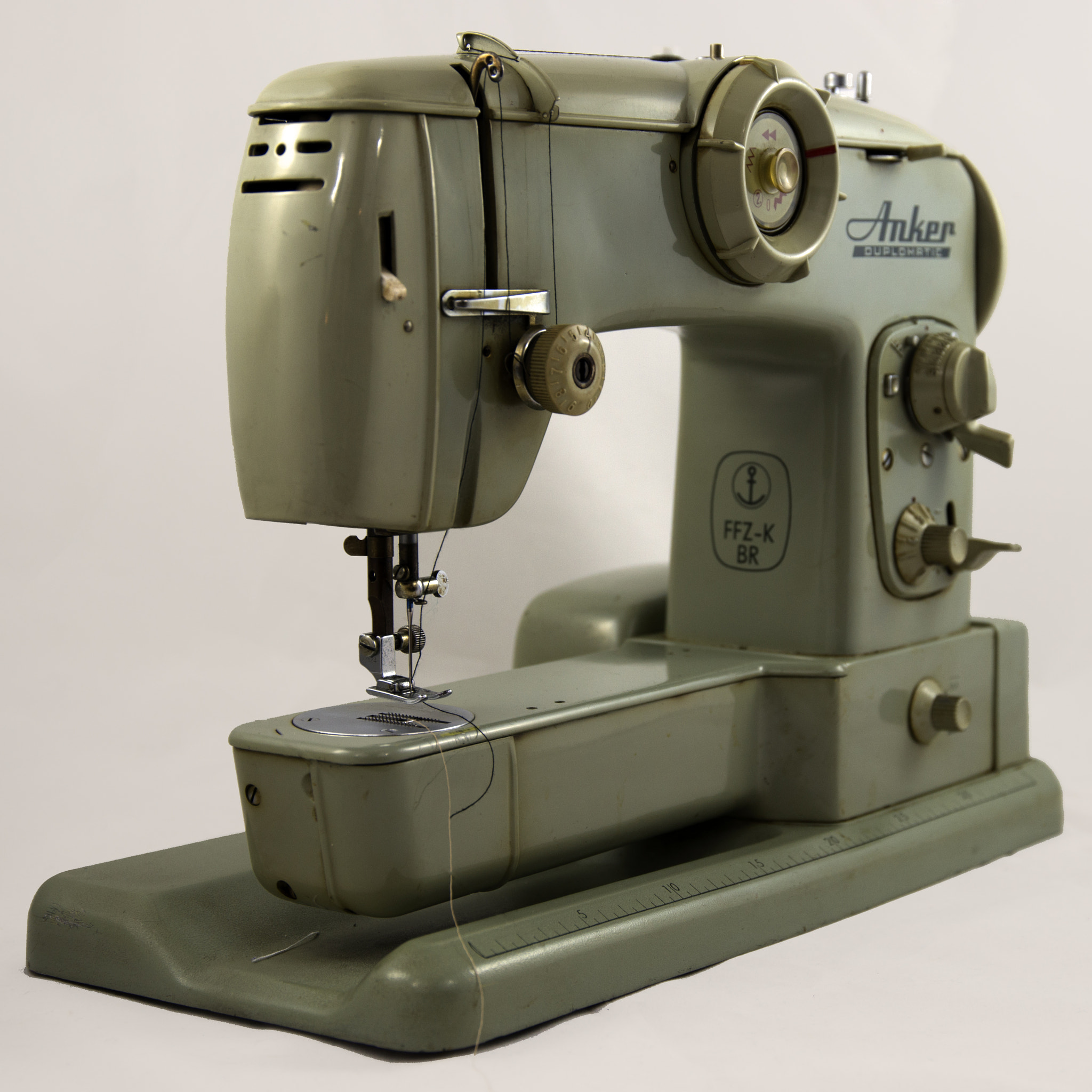 24-105mm F4 sample photo. Sewing machine photography