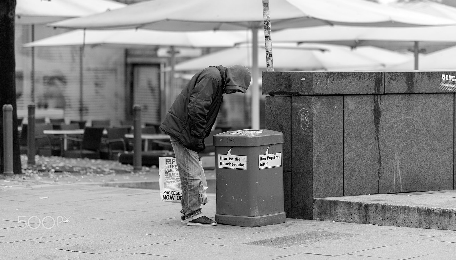 Nikon D4 + Nikon AF-S Nikkor 85mm F1.4G sample photo. Streets of hamburg + photography