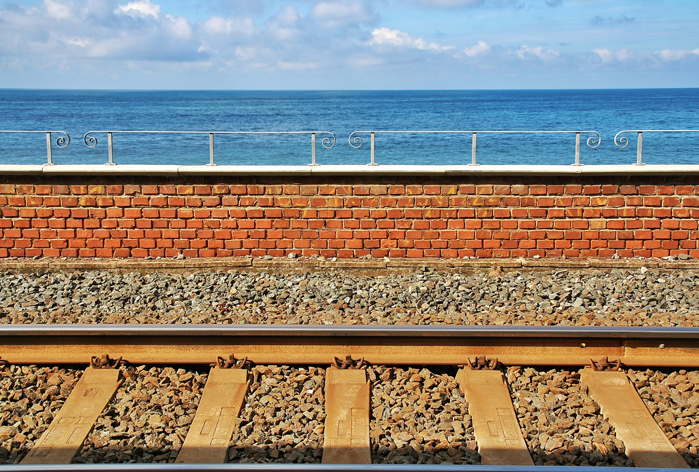 Canon 18-200mm sample photo. Panoramic railway station photography