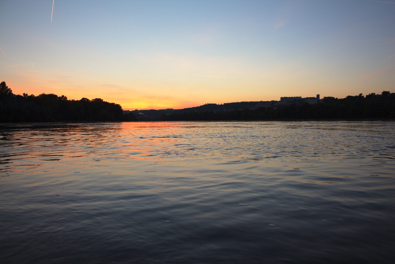 Canon EF-S 18-55mm F3.5-5.6 II sample photo. Rhône au crépuscule, parc feyssine photography