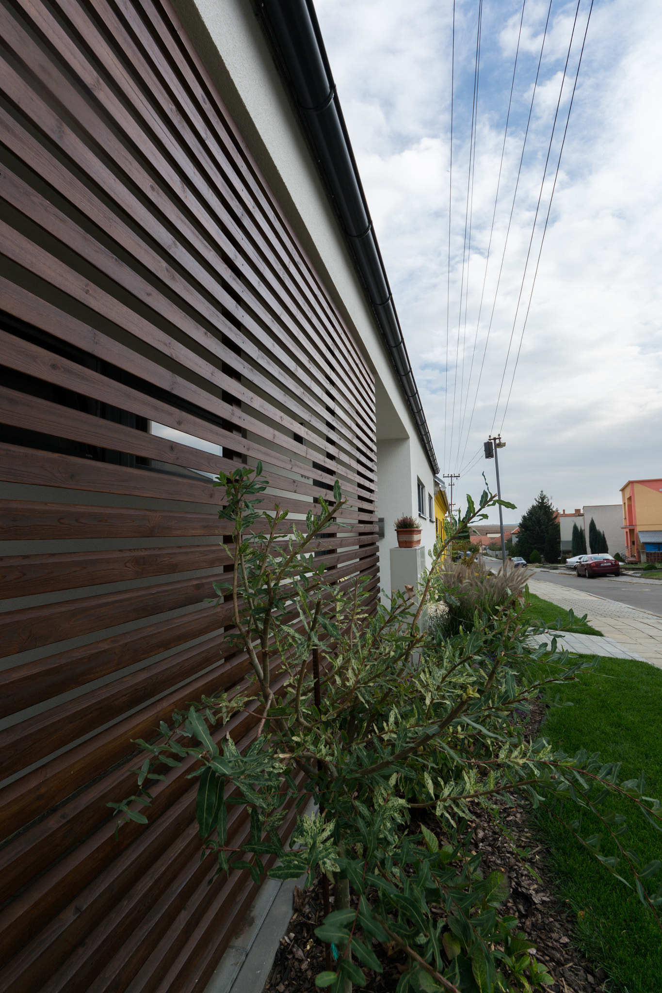 Sigma 8-16mm F4.5-5.6 DC HSM sample photo. Wooden detail photography