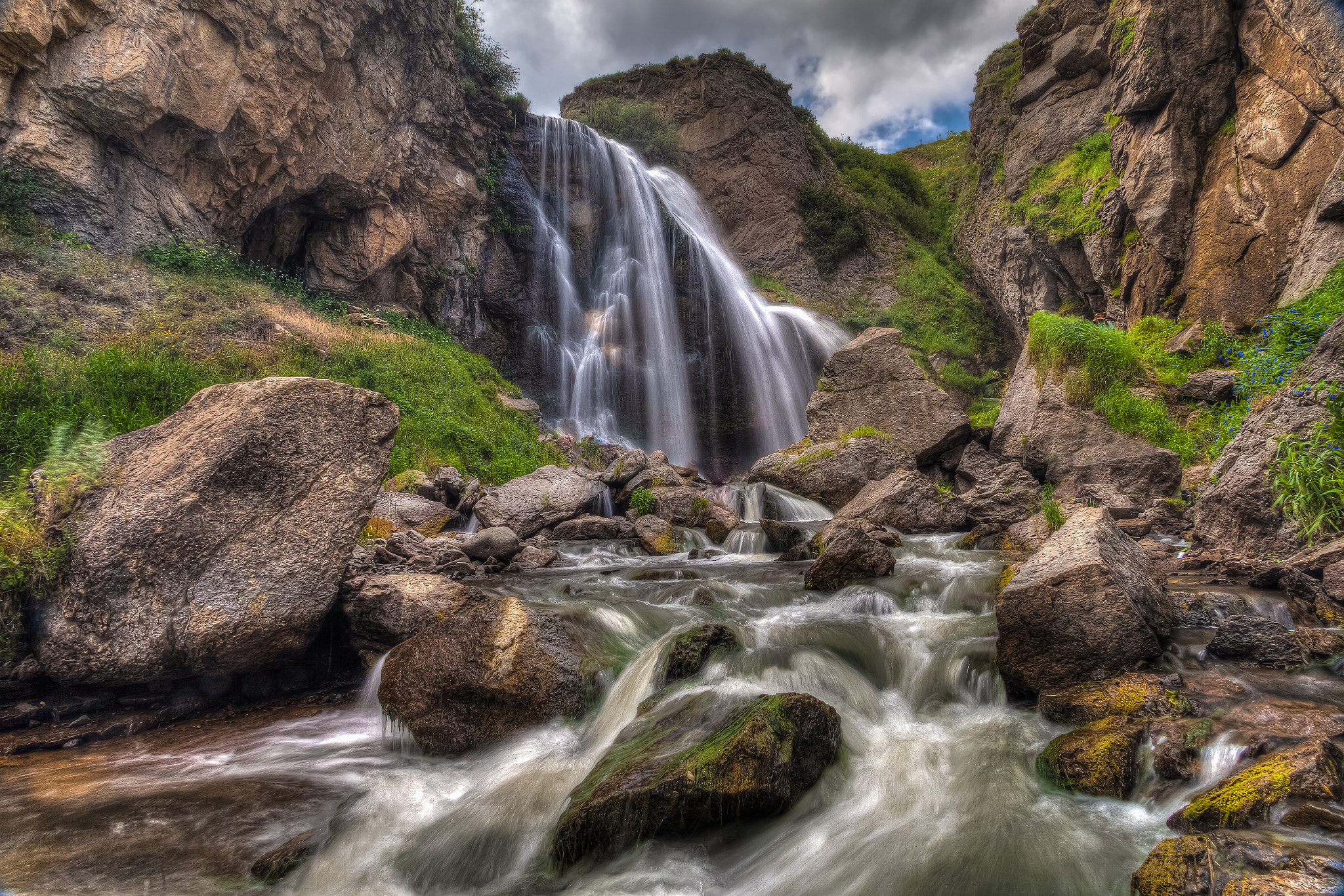 Canon EF 17-35mm f/2.8L sample photo. Hidden place photography