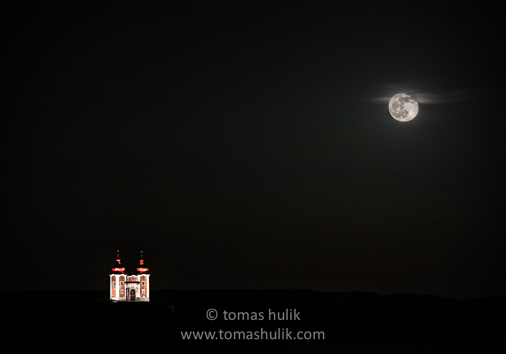 Nikon AF-S Nikkor 200-400mm F4G ED-IF VR sample photo. Moon over banska stiavnica photography