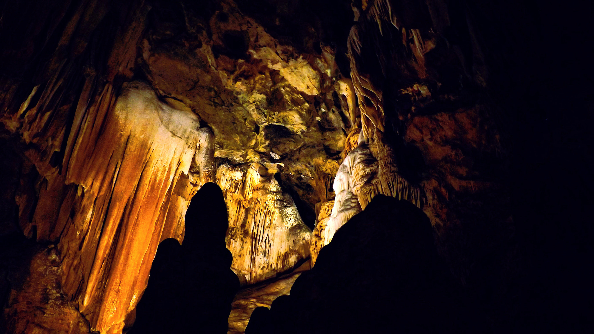Fujifilm FinePix S4250WM sample photo. Luray caverns photography
