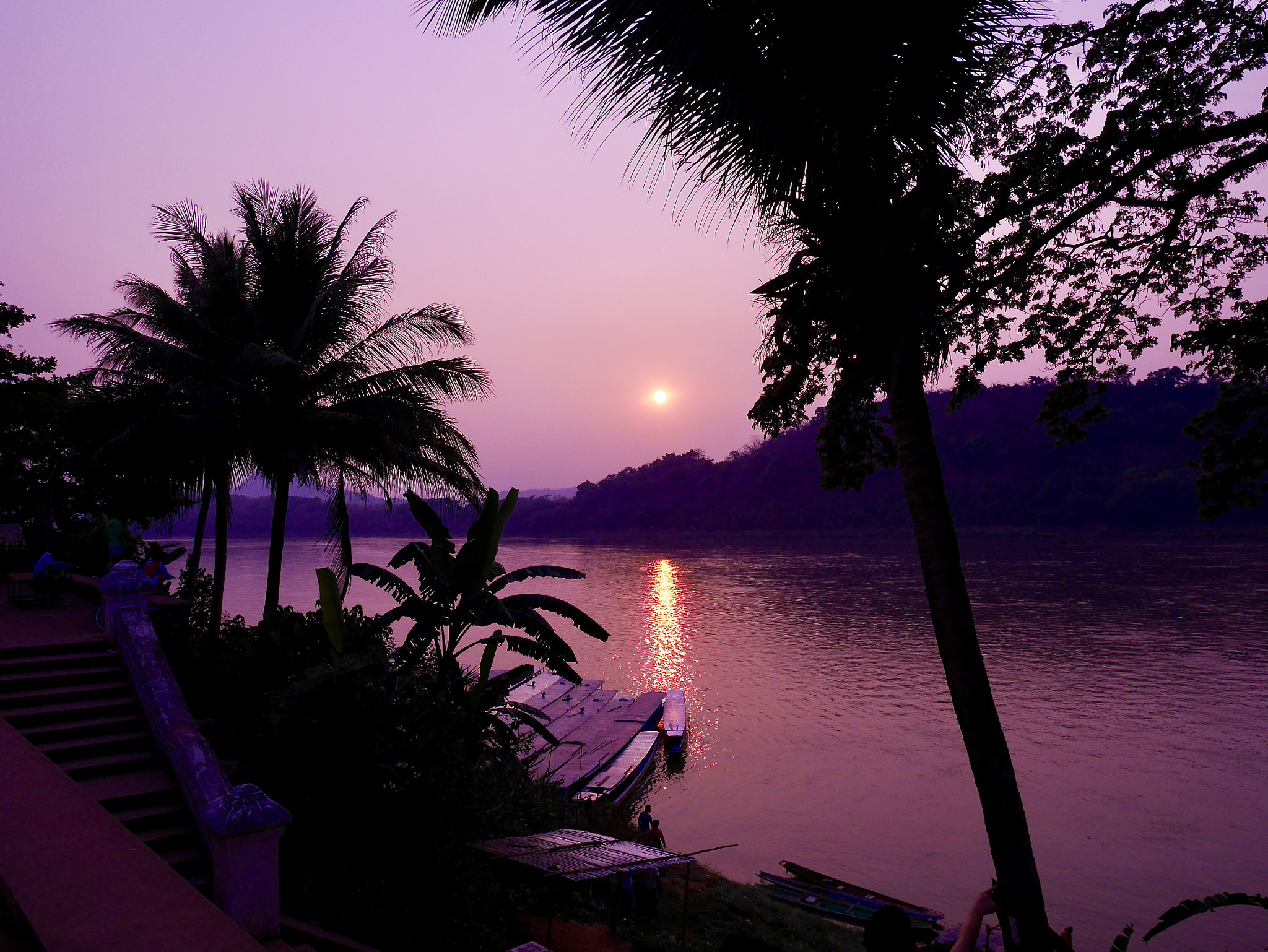 Panasonic DMC-GM1S + Panasonic Lumix G Vario HD 12-32mm F3.5-5.6 Mega OIS sample photo. Sunset of mekong river photography